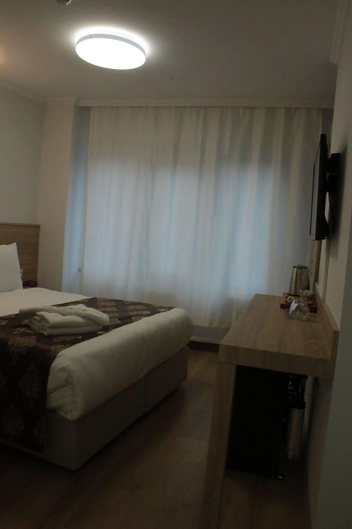 Ixir Hotel Istanbul Exterior foto